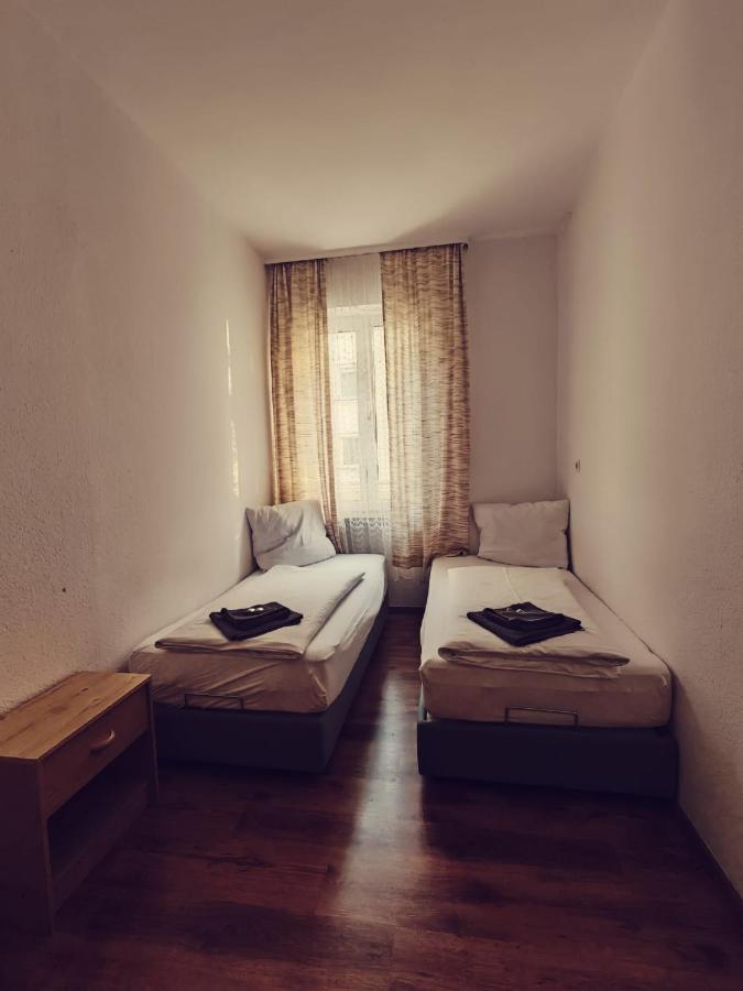 City Hotel Bauer Mit Aufzug With Elevator Nürnberg Eksteriør billede