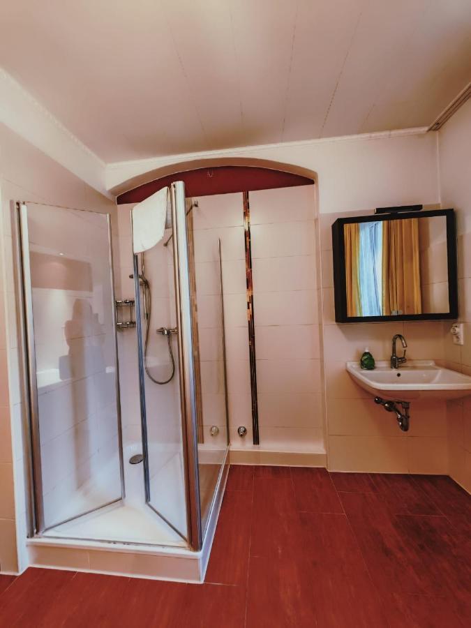City Hotel Bauer Mit Aufzug With Elevator Nürnberg Eksteriør billede